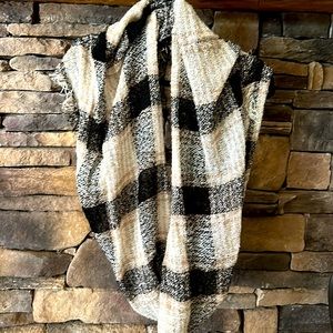 Infinity scarf. Black and tan light weight knit scarf with fringe